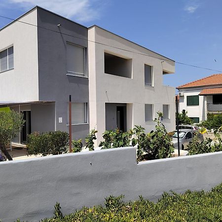 Apartmán Tiamar Slatine Exteriér fotografie