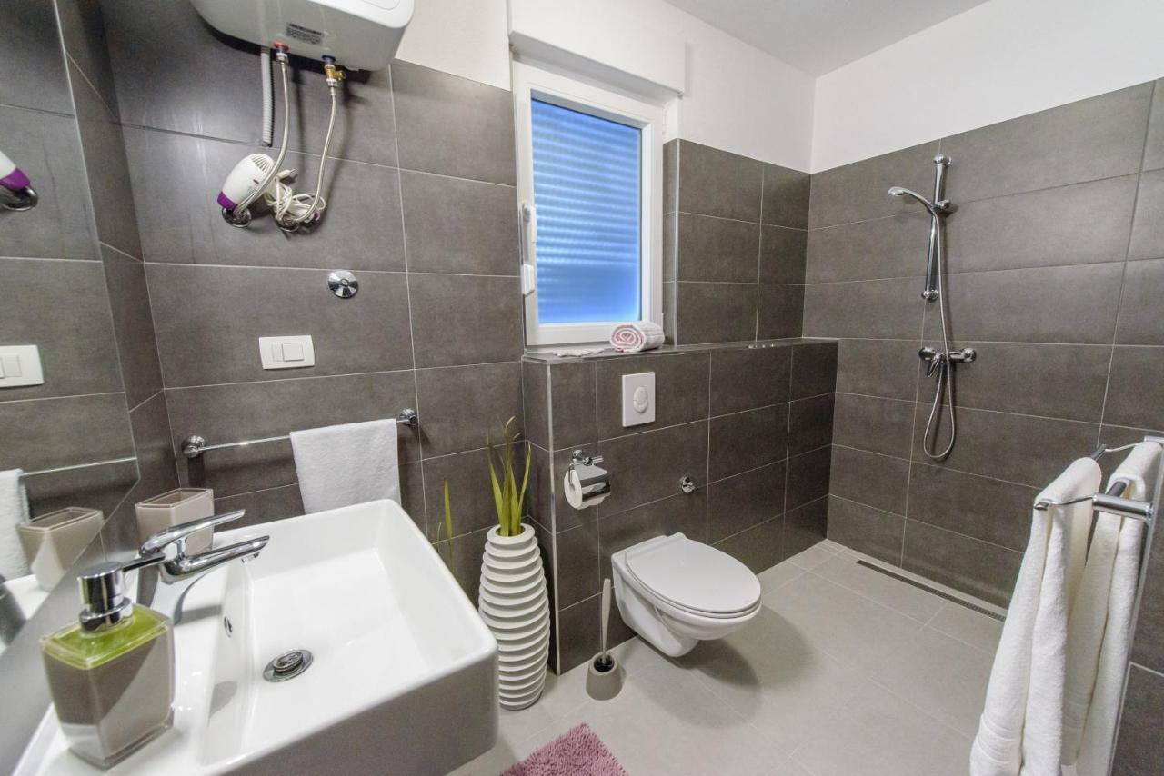 Apartmán Tiamar Slatine Exteriér fotografie