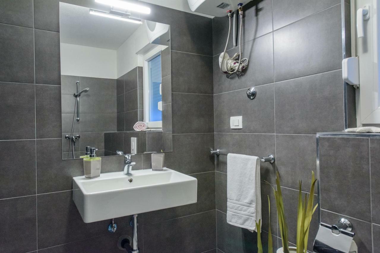 Apartmán Tiamar Slatine Exteriér fotografie